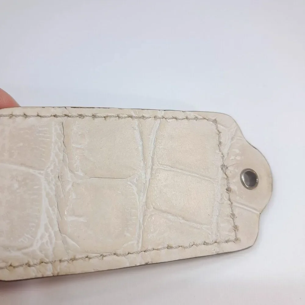 Coach‎ leather charm hang tag fob cream beige ivory crocodile alligator embossed